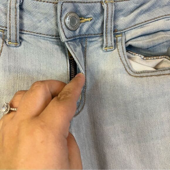 AEO Light Wash Jeggings size 4 - Picture 4 of 8